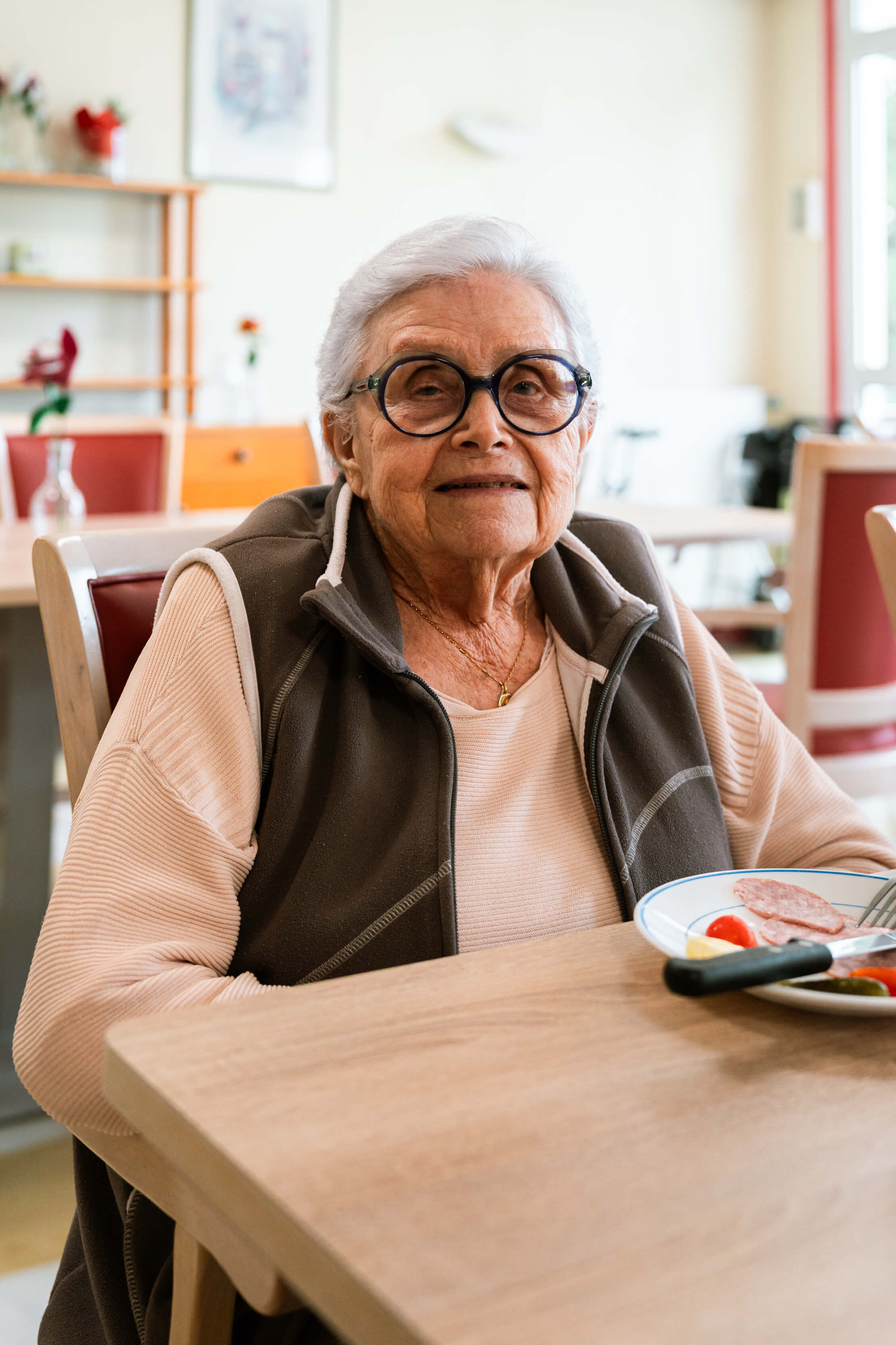  Josette, 95 ans, dans le réfectoire de la résidence dAuray